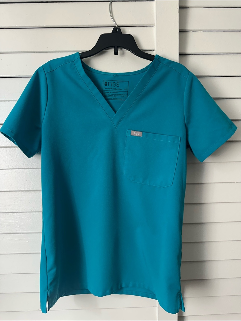 FIGS Women’s XS Catarina Scrub Top with Chest Pocket